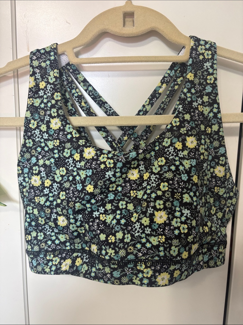 Senita Athletics Black Floral Athletic Short Set - Picture 2 of 8